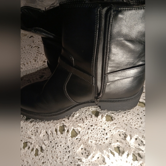 Woman Black Leather Boots - Picture 9 of 12